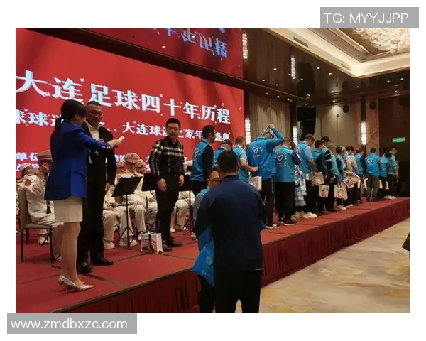 足球明星齐聚一堂的精彩综艺节目带你领略不一样的球场魅力与娱乐互动